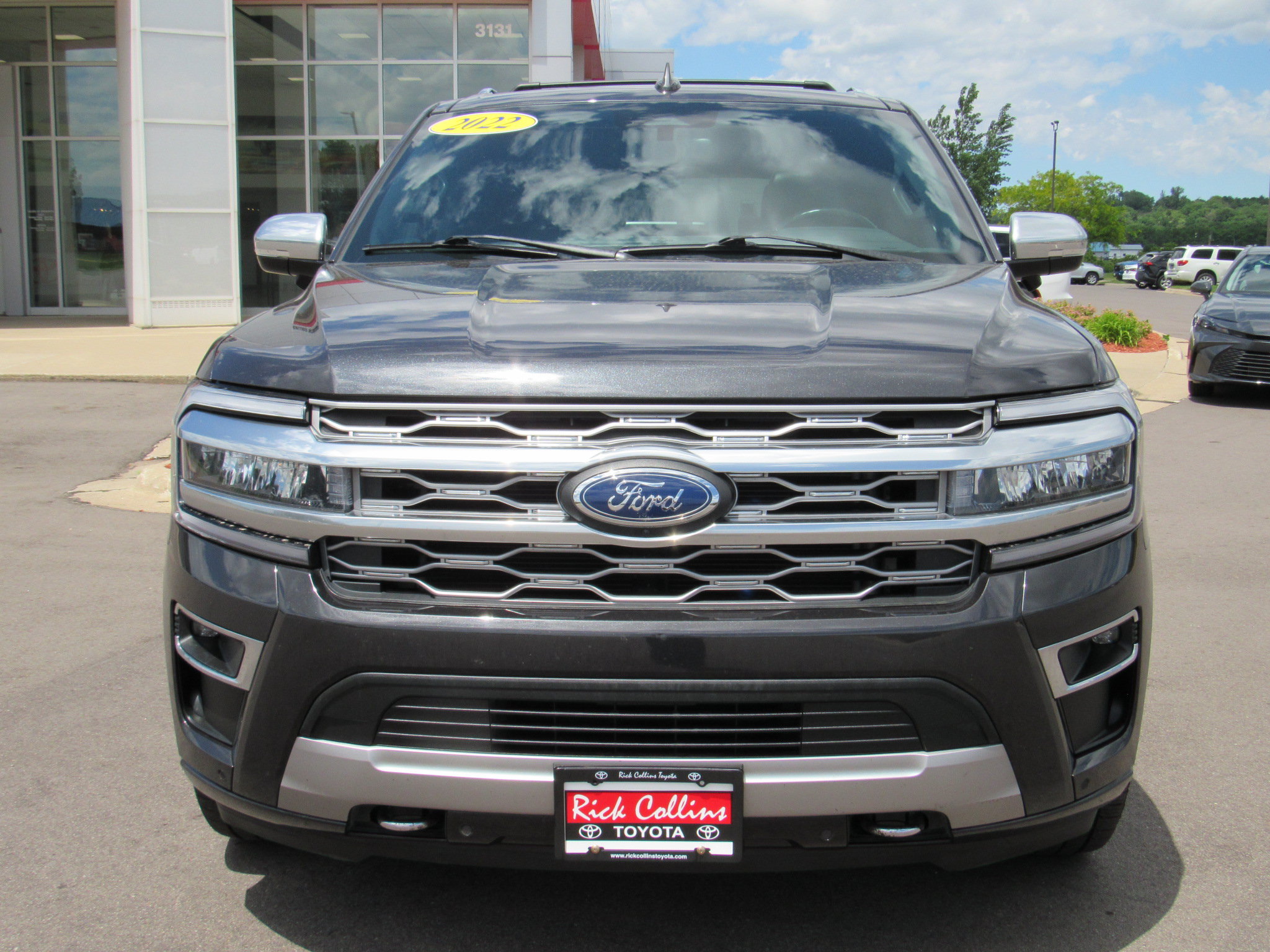 Used 2022 Ford Expedition Platinum AWD/4WD image 3