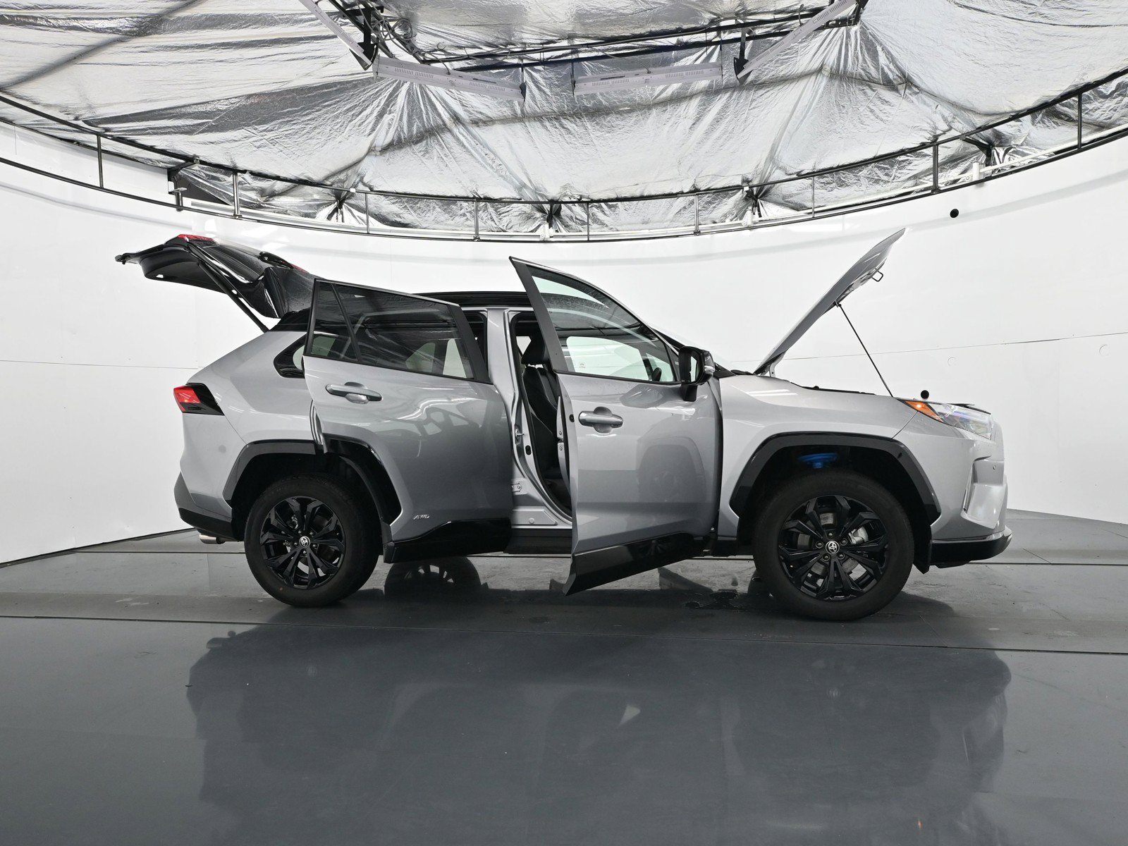 Used 2024 Toyota RAV4 XSE w/ Advanced Technology Package AWD/4WD image 44