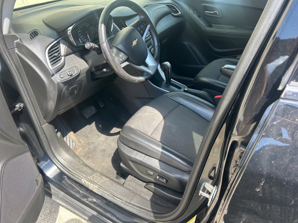 Used 2019 Chevrolet Trax LT w/ LT Convenience Package AWD/4WD image 18