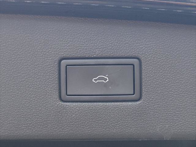 Used 2021 Volkswagen Tiguan SEL FWD image 11
