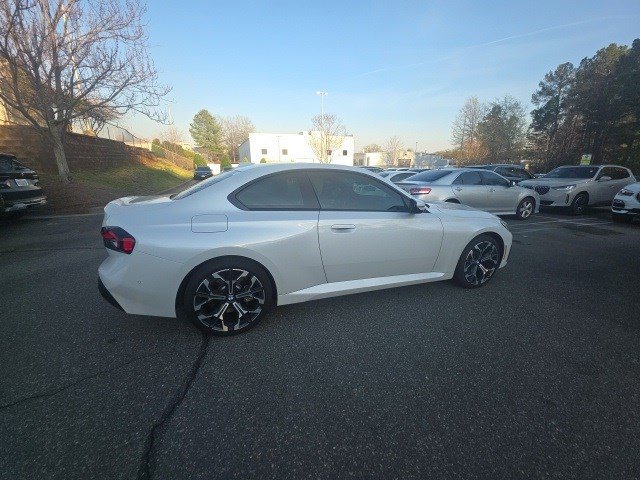 Used 2025 BMW 230i xDrive Coupe w/ Premium Package image 7