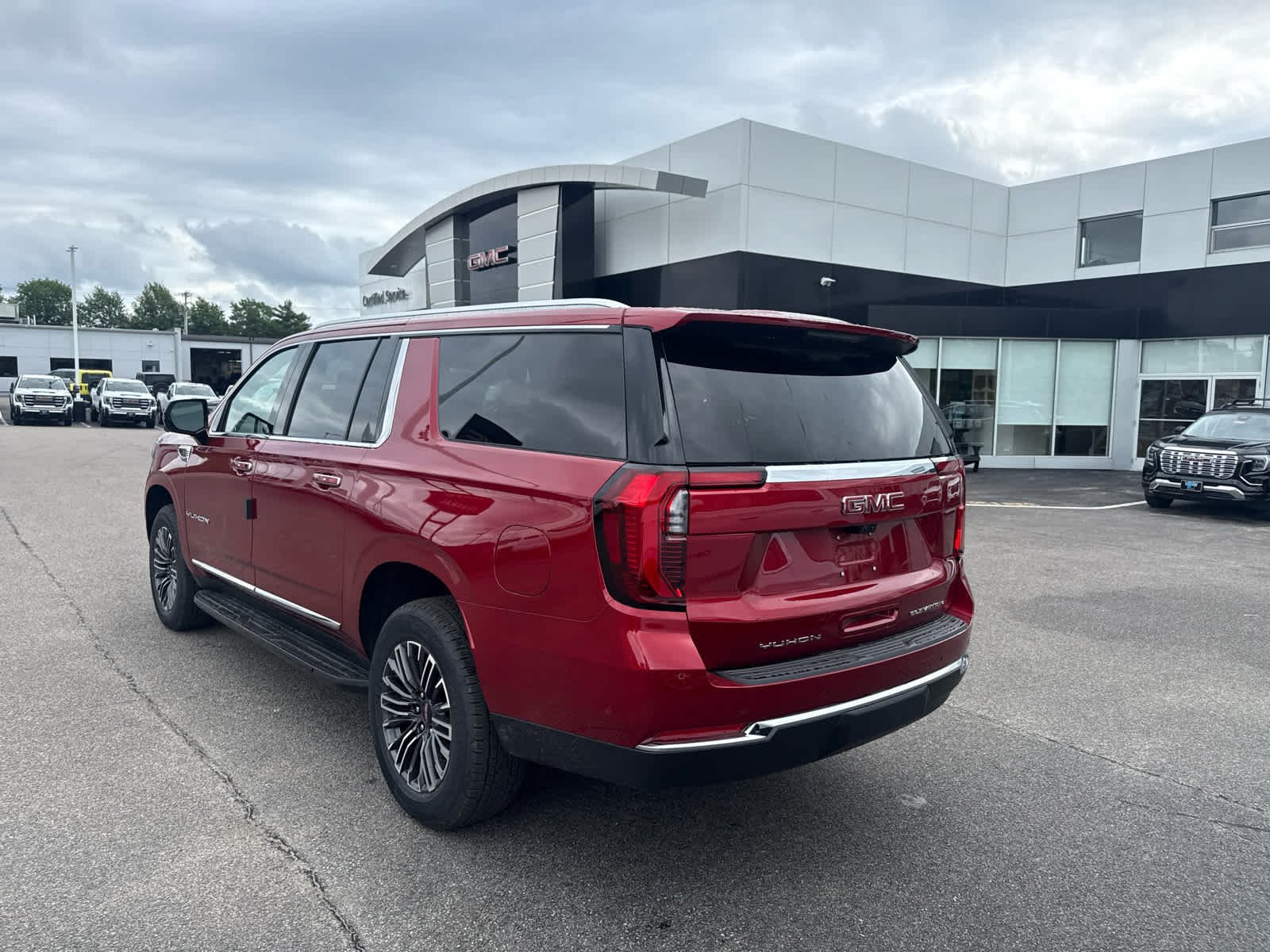 New 2026 GMC Yukon XL Elevation w/ Elevation Premium Package AWD/4WD image 3