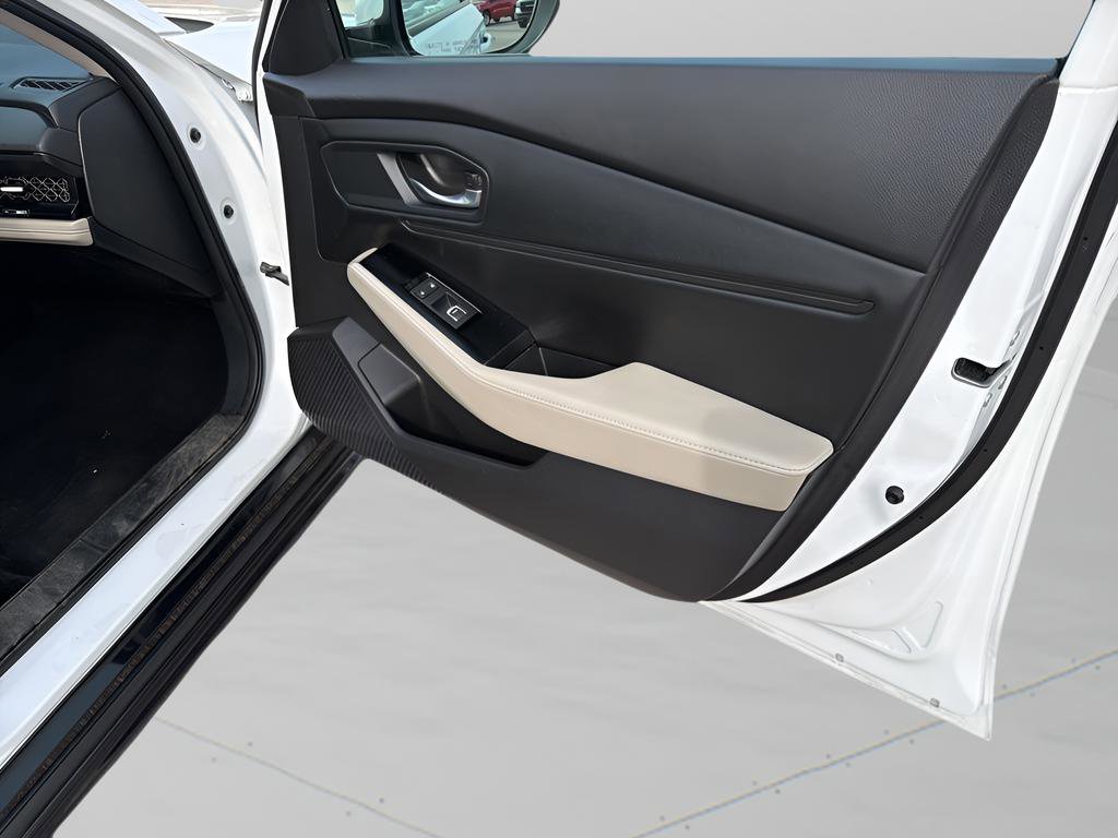 Used 2023 Honda Accord Touring image 10