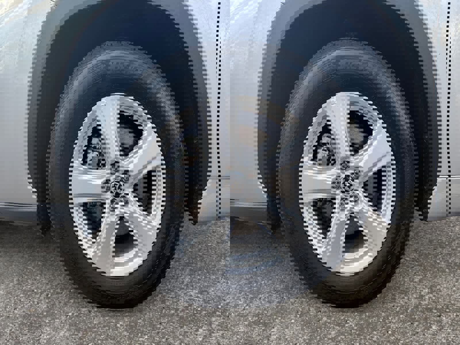 Used 2025 Toyota Highlander LE image 13