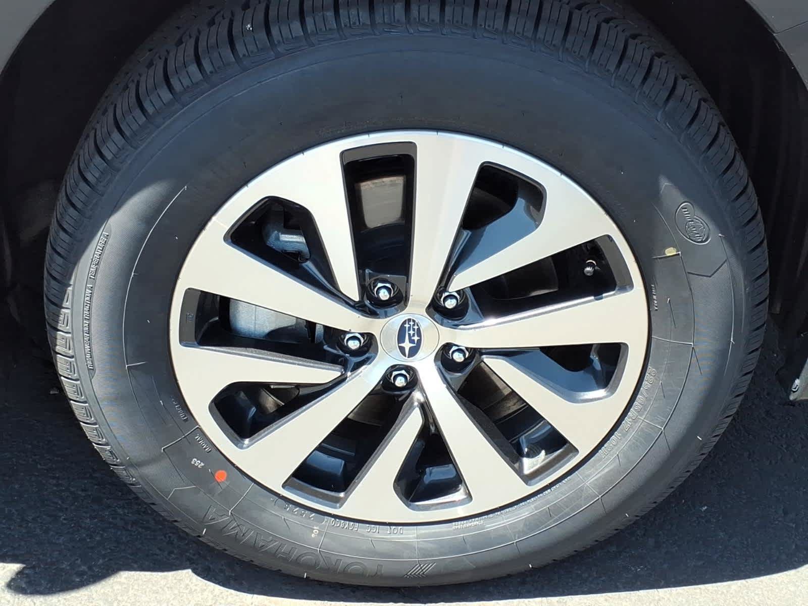 Used 2025 Subaru Outback Premium AWD/4WD image 10