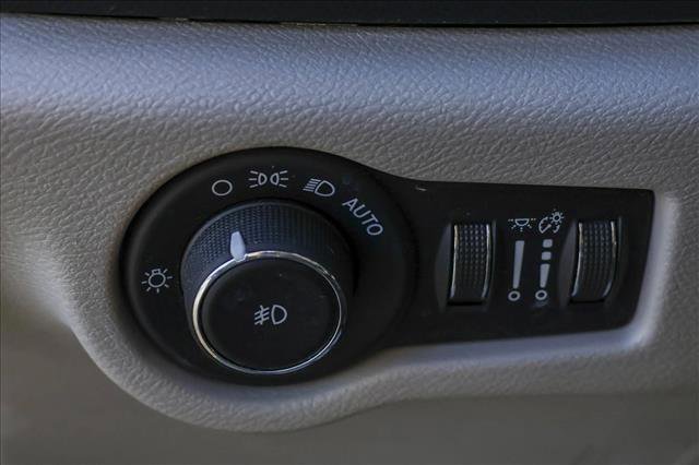 Used 2018 Chrysler Pacifica Touring Plus w/ Tire & Wheel Group image 13