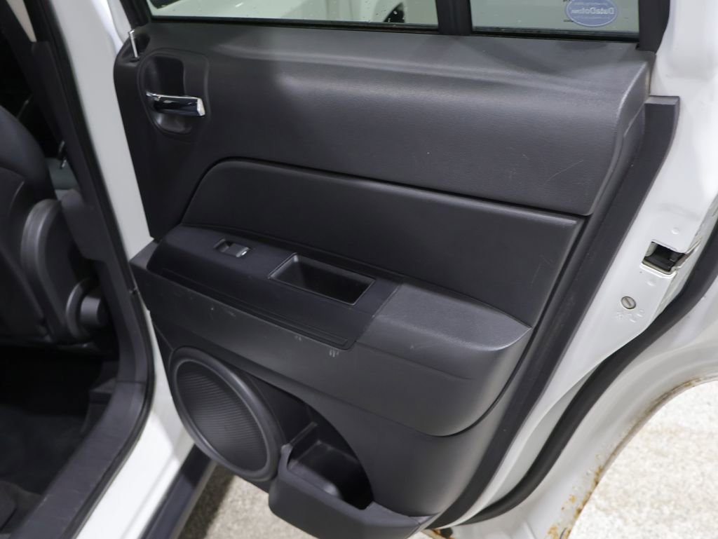 Used 2013 Jeep Patriot Latitude w/ Premium Sound Group AWD/4WD image 21