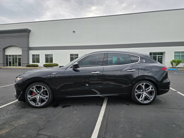 Used 2023 Maserati Levante GT AWD/4WD image 9