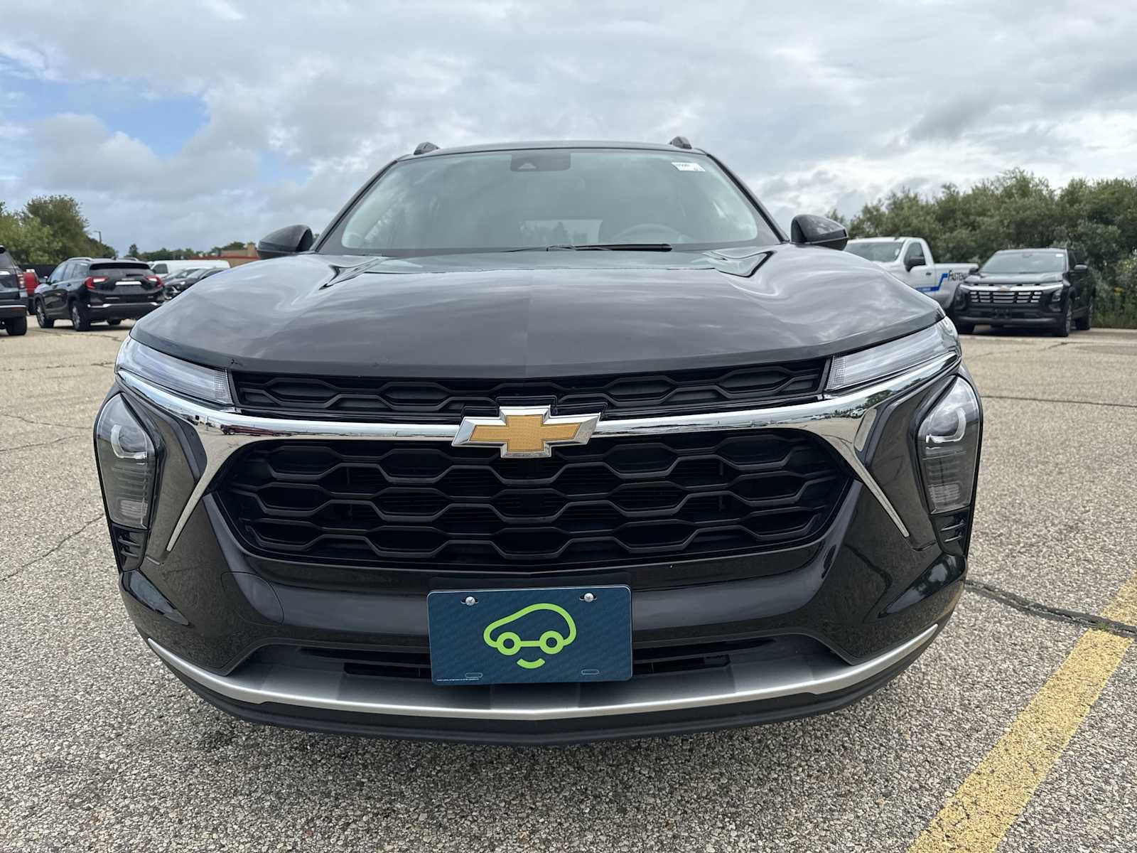 Certified 2025 Chevrolet Trax LT FWD image 2
