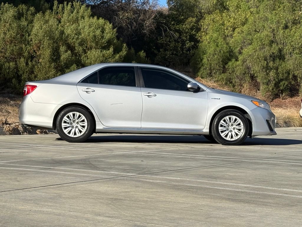 Used 2012 Toyota Camry LE FWD image 11
