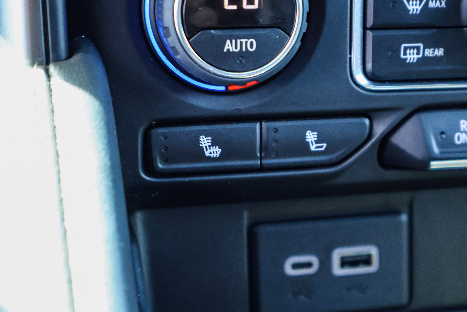 Used 2023 Chevrolet Suburban Z71 w/ Off-Road Capability Package AWD/4WD image 7