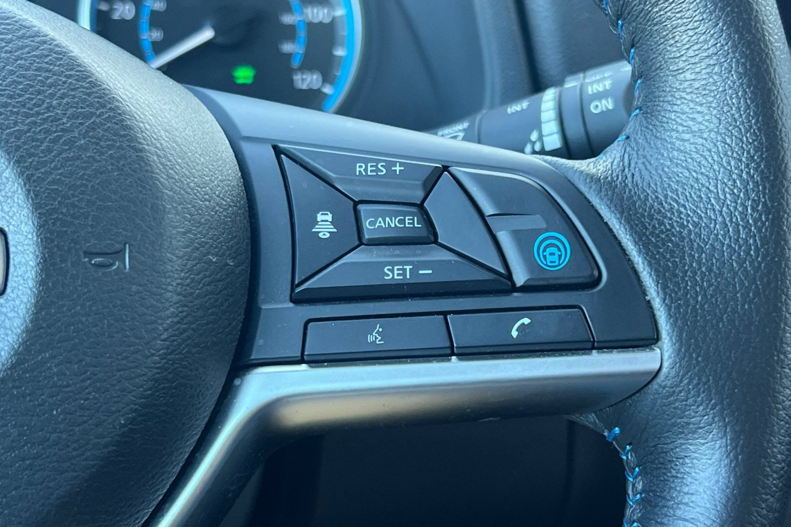 Certified 2024 Nissan Leaf SV Plus FWD image 29