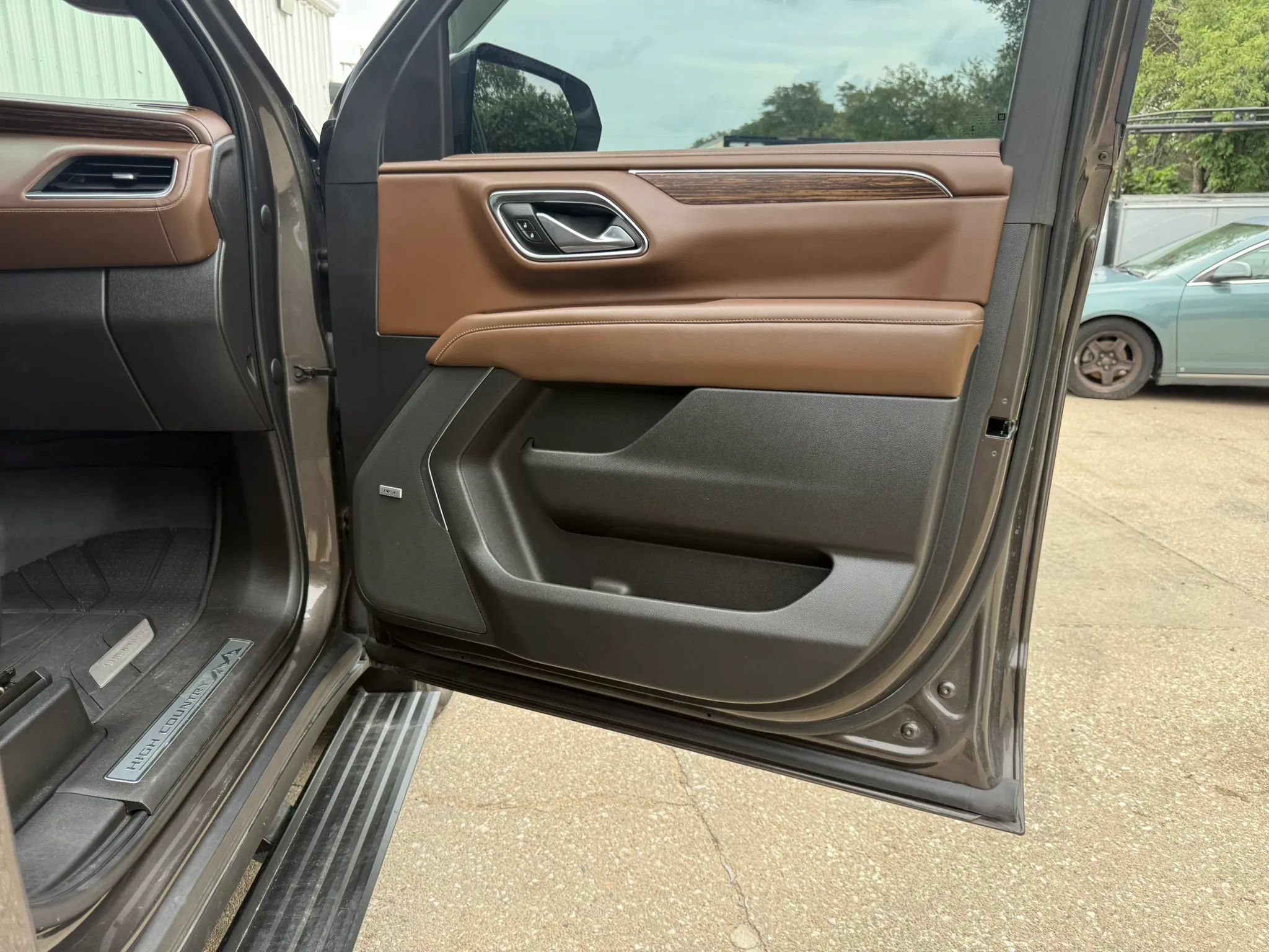 Used 2021 Chevrolet Tahoe High Country AWD/4WD image 8