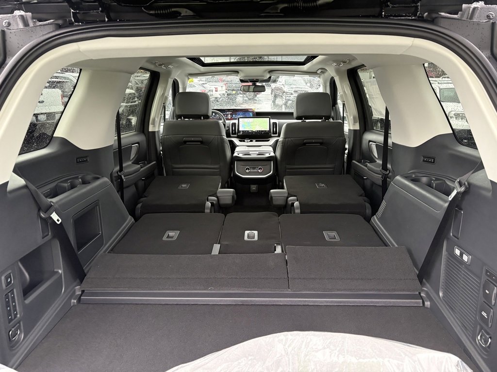 New 2025 Ford Expedition Active image 11