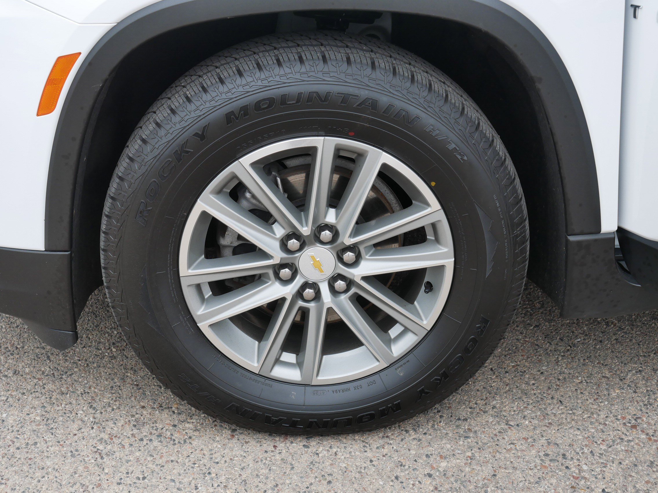 Used 2023 Chevrolet Traverse LT image 15