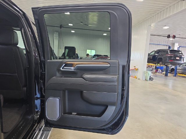 Used 2026 Chevrolet Silverado 3500 High Country AWD/4WD image 28
