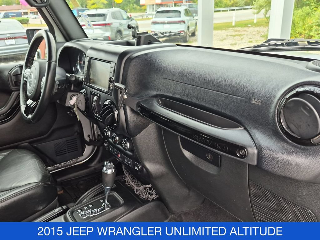 Used 2015 Jeep Wrangler Unlimited Sahara AWD/4WD image 29