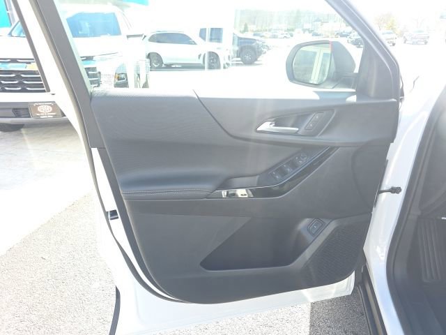 New 2026 Chevrolet Equinox LT w/ Convenience Package II image 9