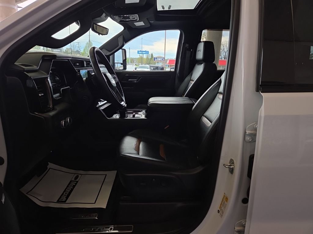 Used 2023 GMC Sierra 1500 AT4 w/ Technology Package AWD/4WD image 15