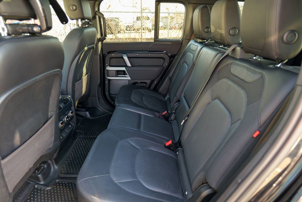 Used 2023 Land Rover Defender 110 X-Dynamic SE AWD/4WD image 28