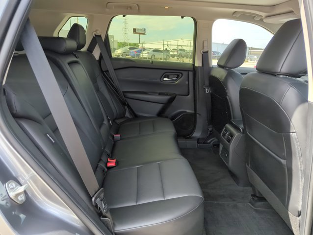 Used 2025 Nissan Rogue SV w/ SV Premium Package image 20
