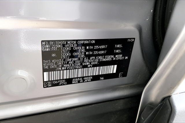 Used 2025 Toyota RAV4 LE AWD/4WD image 16