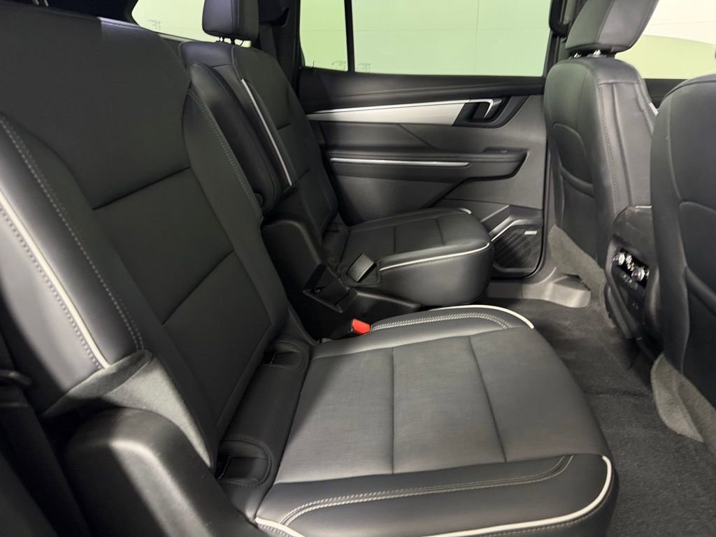 Used 2025 Buick Enclave Preferred image 31