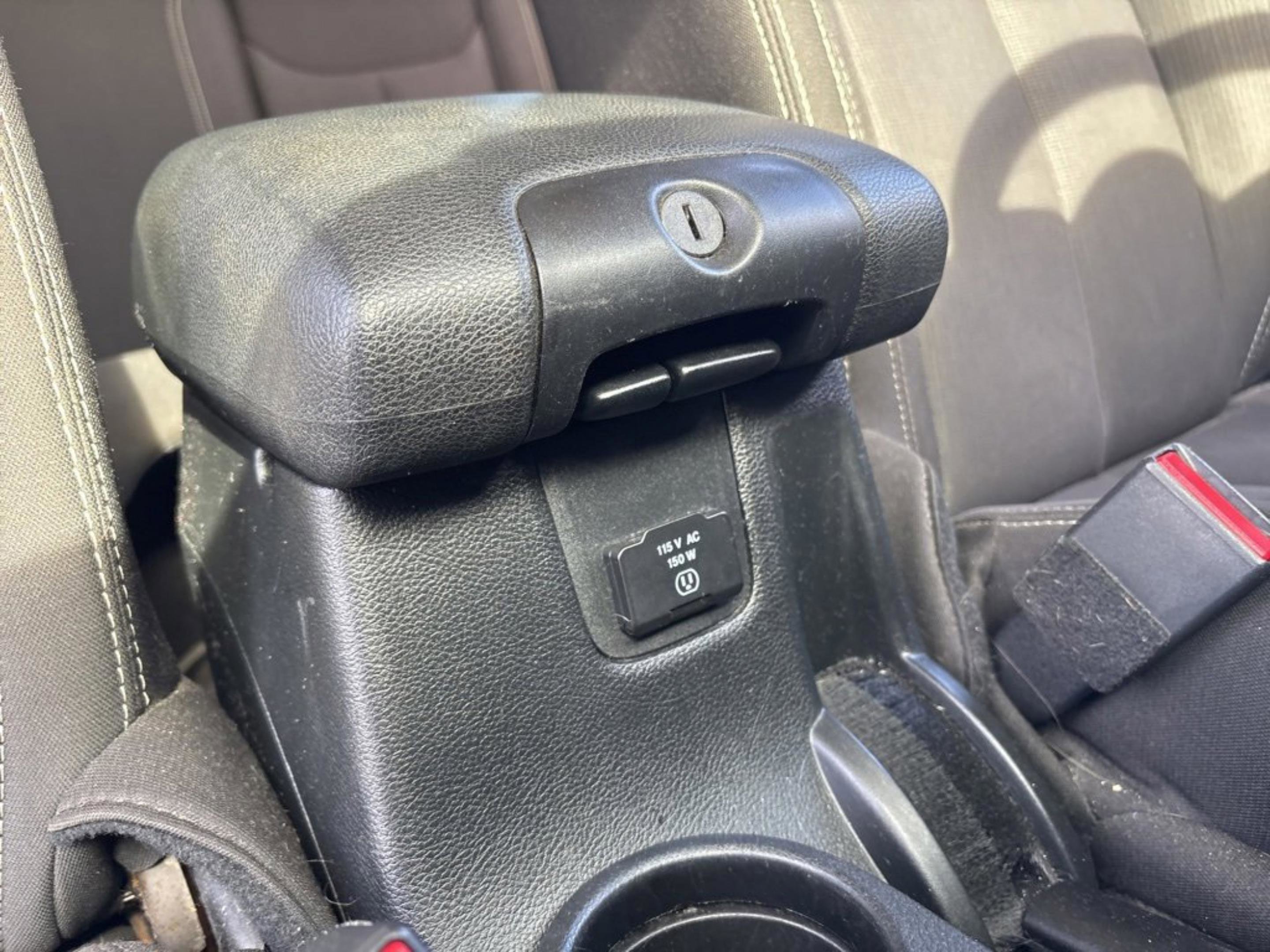 Used 2017 Jeep Wrangler Unlimited Sahara w/ Connectivity Group image 35