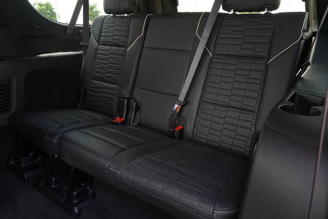 Used 2024 Cadillac Escalade ESV Premium Luxury Platinum image 13