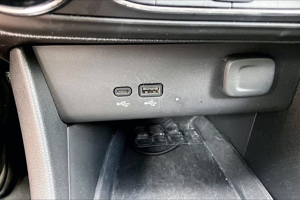 Used 2025 Buick Encore GX Preferred AWD/4WD image 16