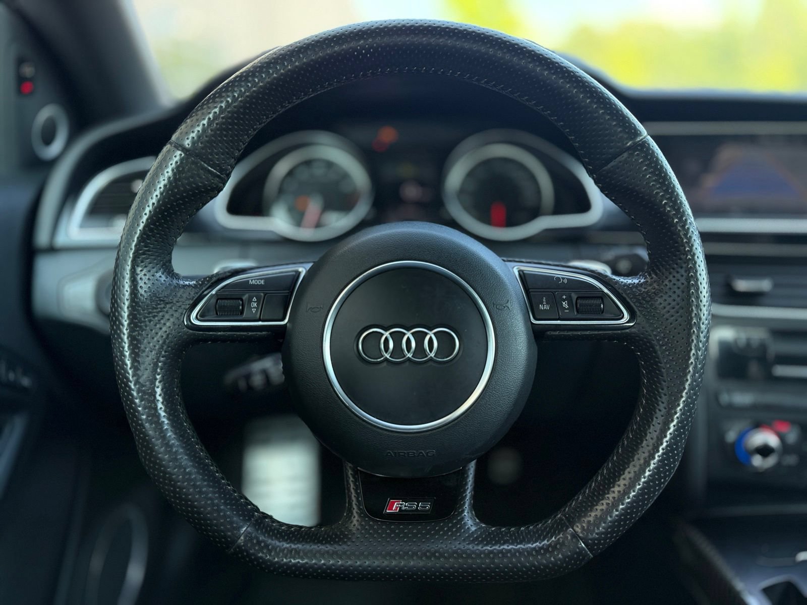 Used 2013 Audi RS 5 Cabriolet w/ Audi MMI Navigation Plus Pkg AWD/4WD image 25