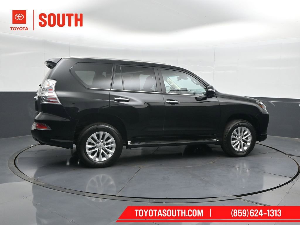 Used 2023 Lexus GX 460 Premium w/ Premium Package image 3