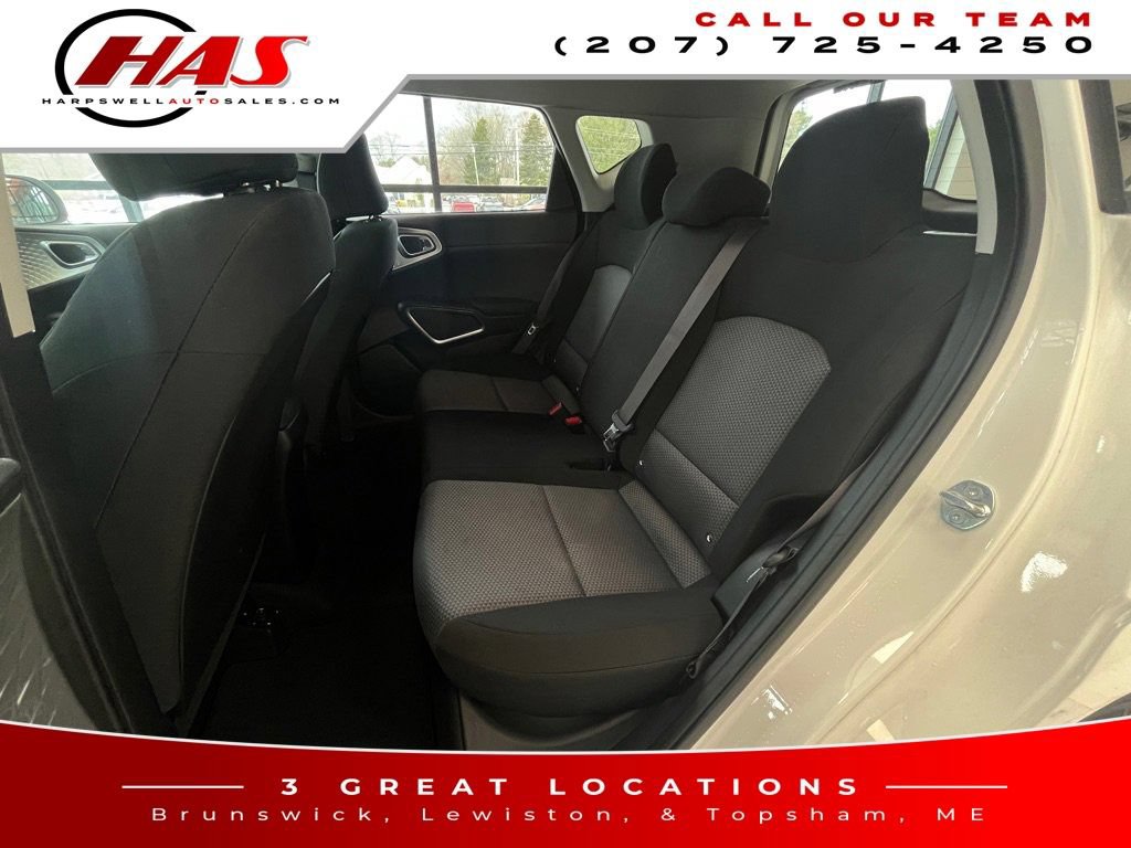 Used 2023 Kia Soul LX FWD image 12
