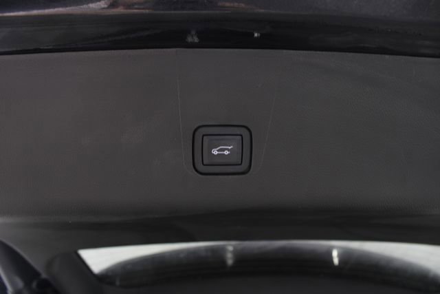 Used 2023 Chevrolet Traverse Premier image 26