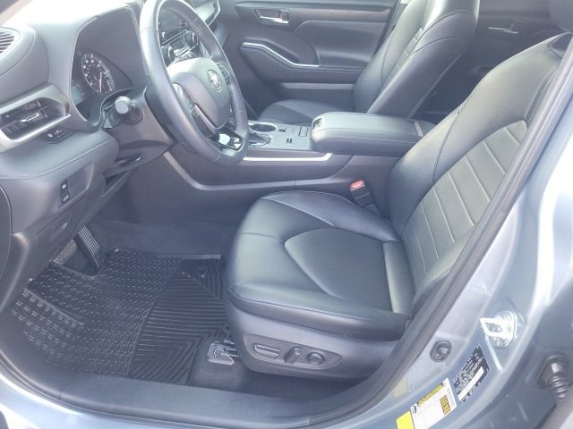 Used 2021 Toyota Highlander XLE FWD image 10