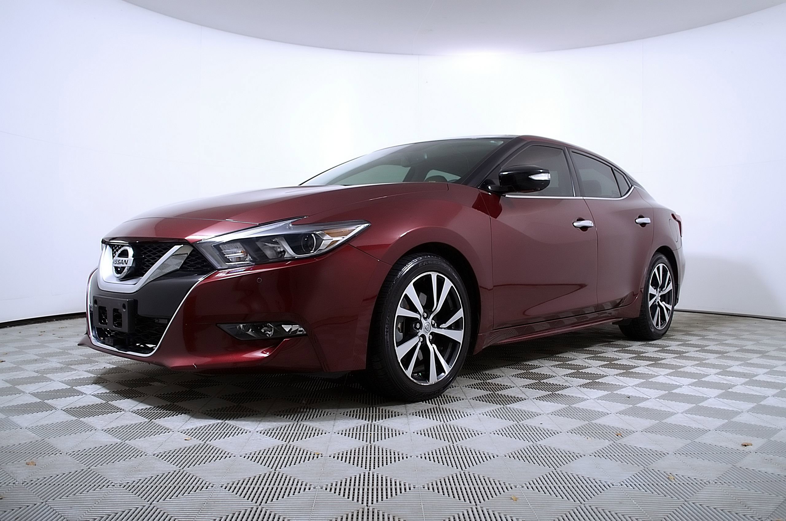 Used 2016 Nissan Maxima Platinum FWD image 2