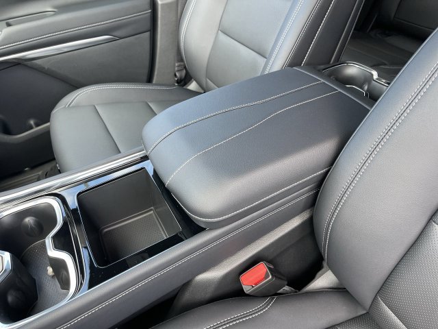 New 2026 Chevrolet Traverse LT w/ Sun and Wheel Package AWD/4WD image 21