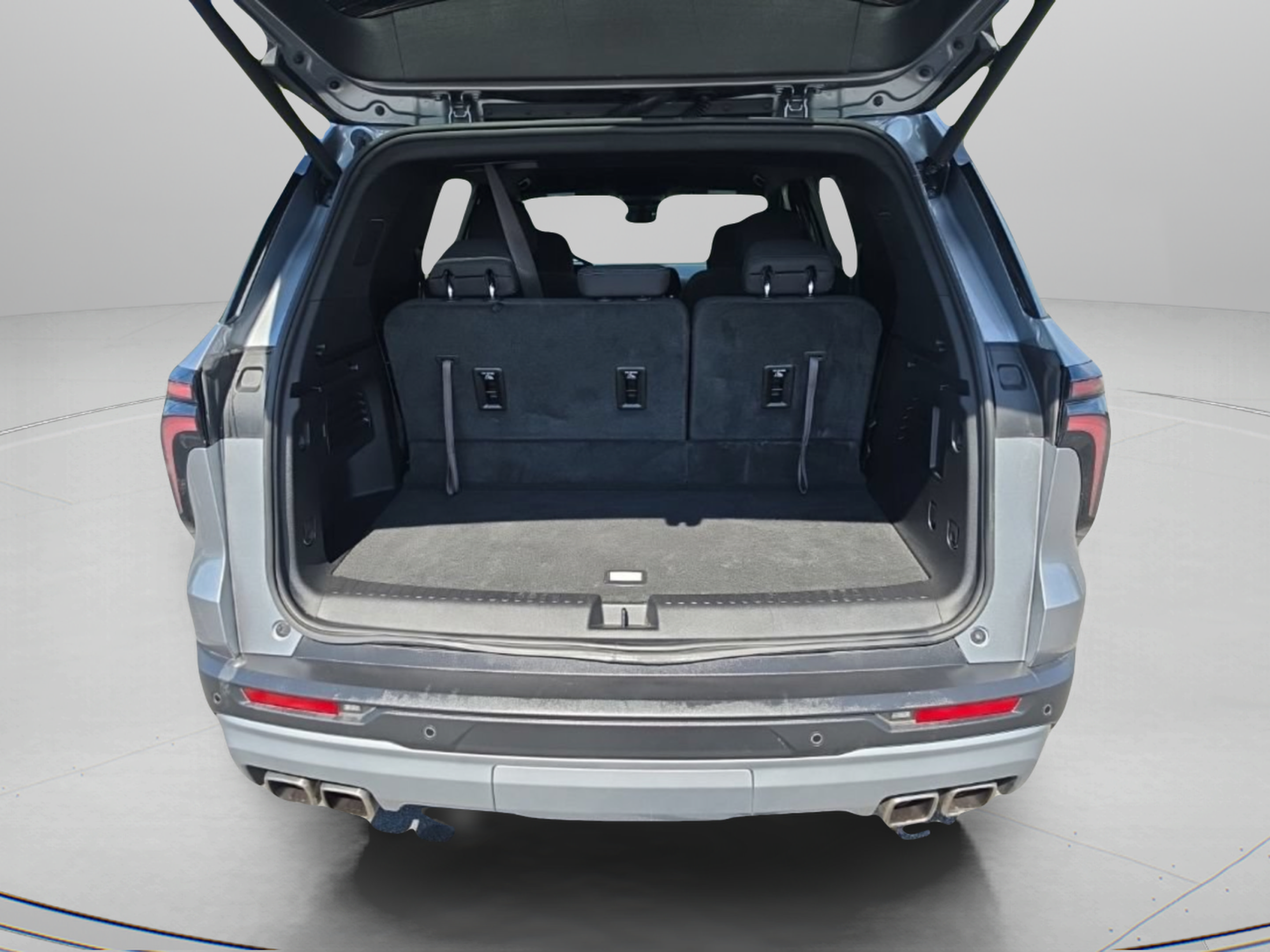 Used 2025 Chevrolet Traverse LT w/ LPO, Floor Liner Package FWD image 12