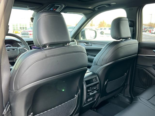 New 2025 Jeep Grand Cherokee Limited w/ Trailer Tow Package image 37