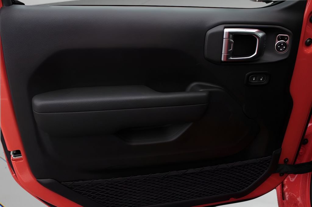 Used 2023 Jeep Gladiator Willys image 11