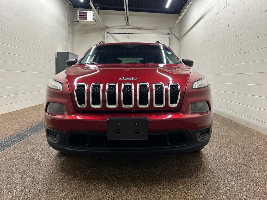 Used 2016 Jeep Cherokee Sport FWD image 6