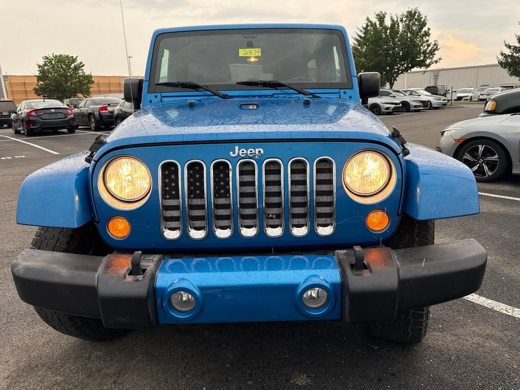 Used 2016 Jeep Wrangler Unlimited Sahara w/ Connectivity Group AWD/4WD image 2