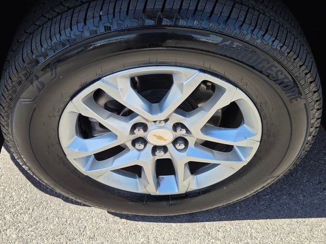 Used 2023 Chevrolet Traverse LS w/ Safety Package image 9