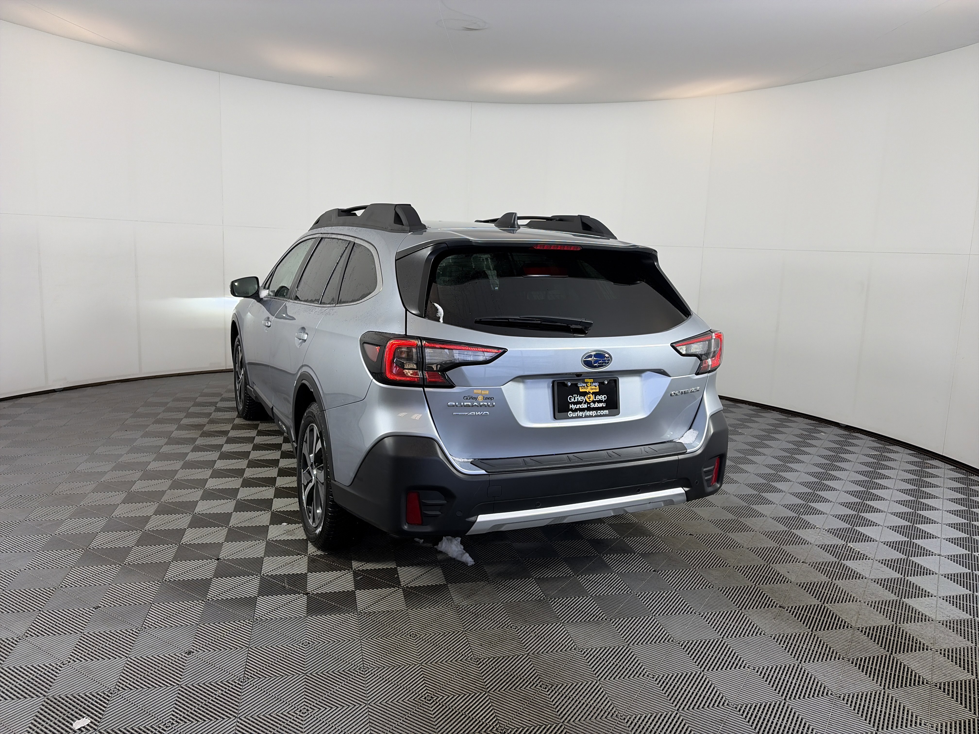 Used 2021 Subaru Outback Limited image 8