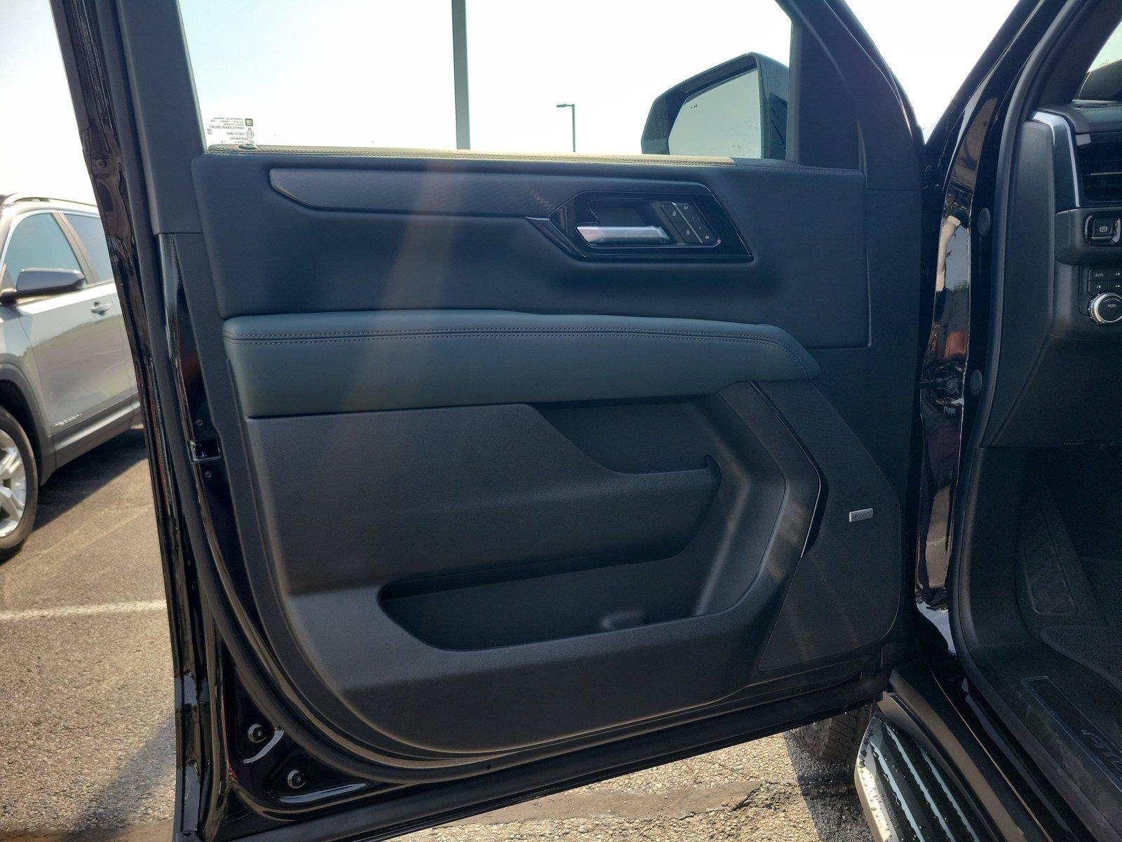 New 2026 GMC Yukon XL AT4 AWD/4WD image 21