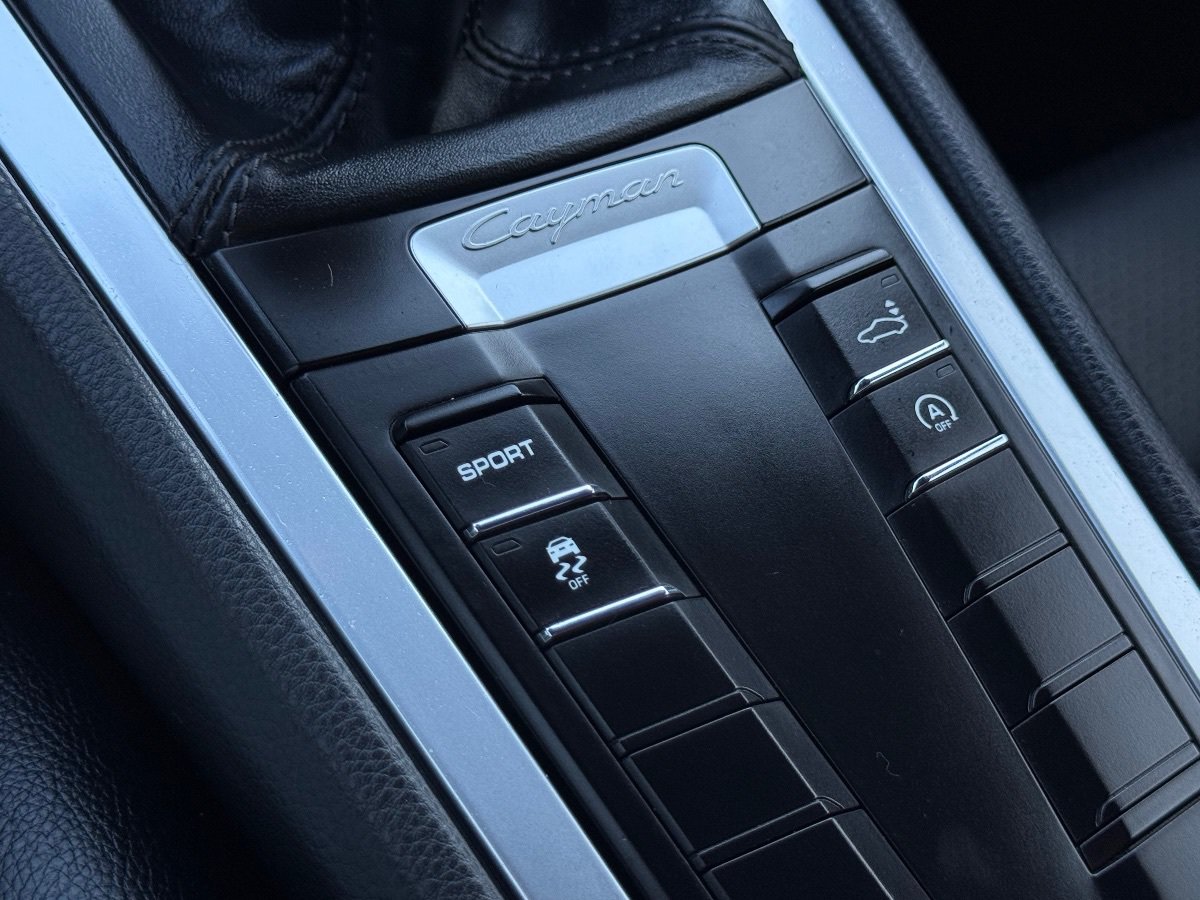 Used 2015 Porsche Cayman RWD image 21