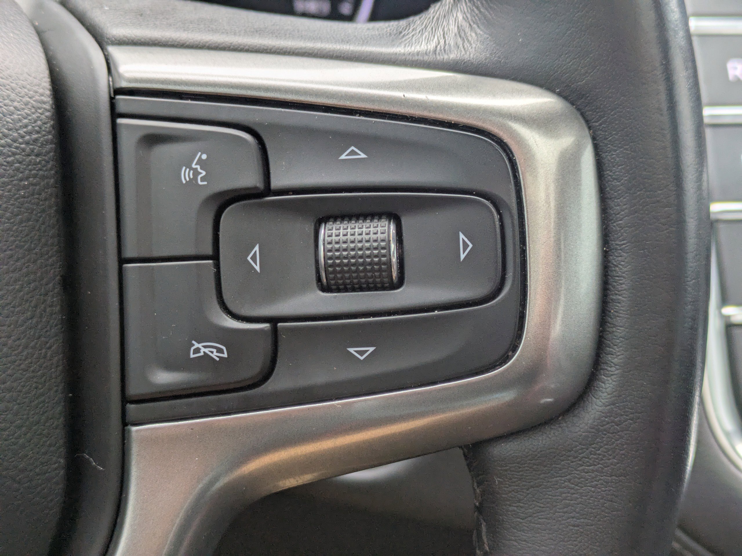 Used 2021 Chevrolet Suburban LT image 29