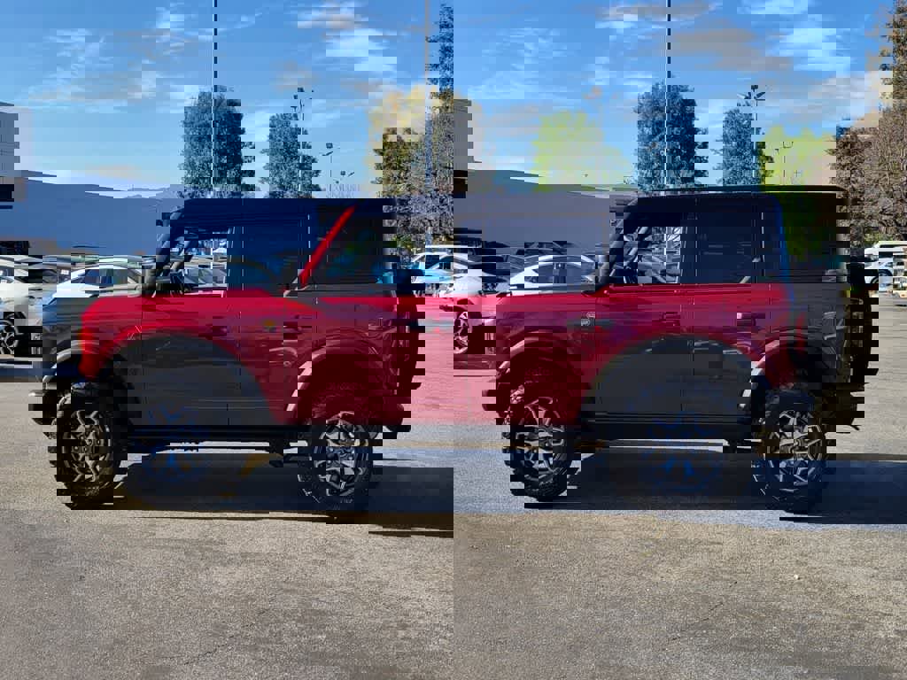 Used 2025 Ford Bronco Badlands image 2