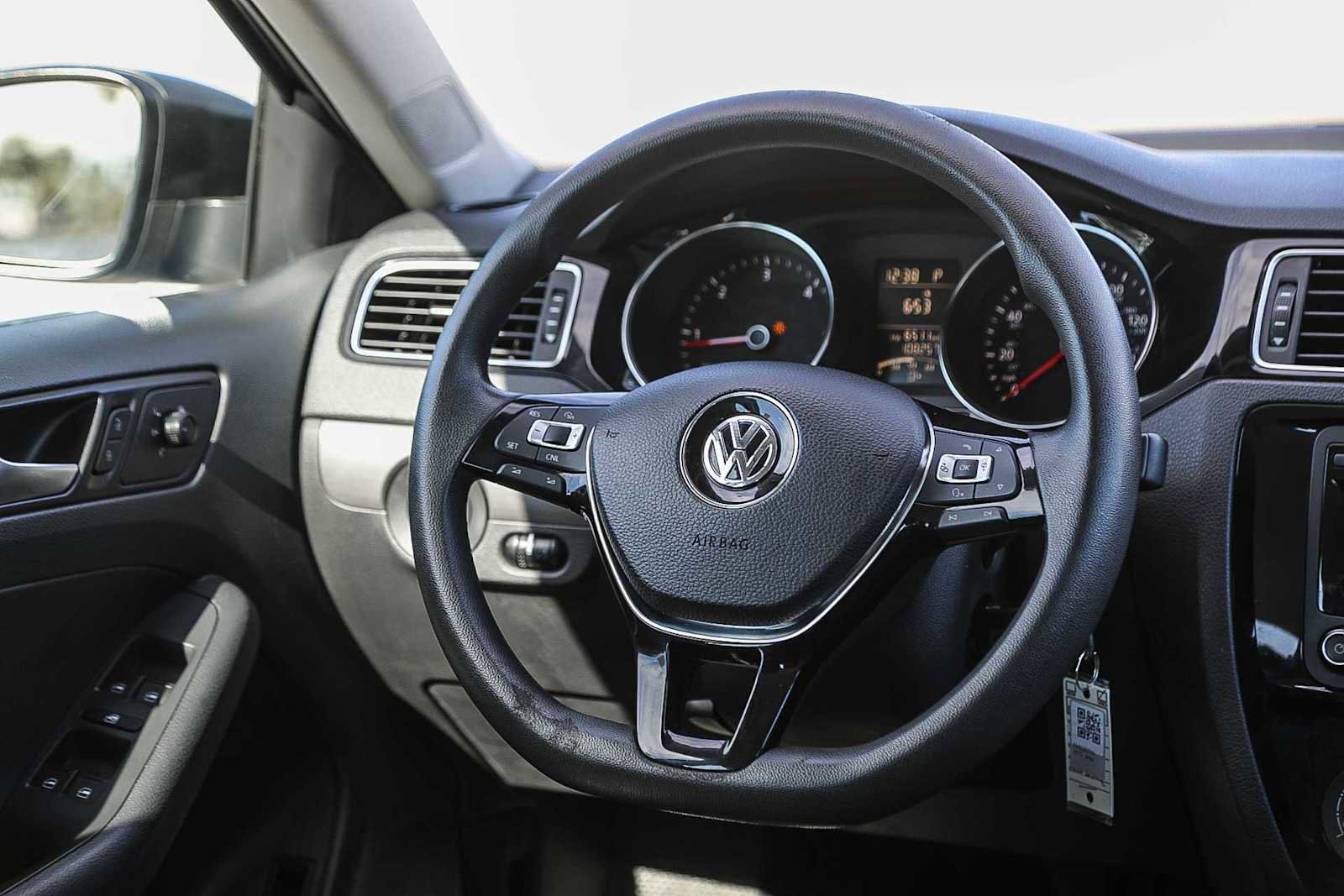 Used 2015 Volkswagen Jetta TDI S image 15
