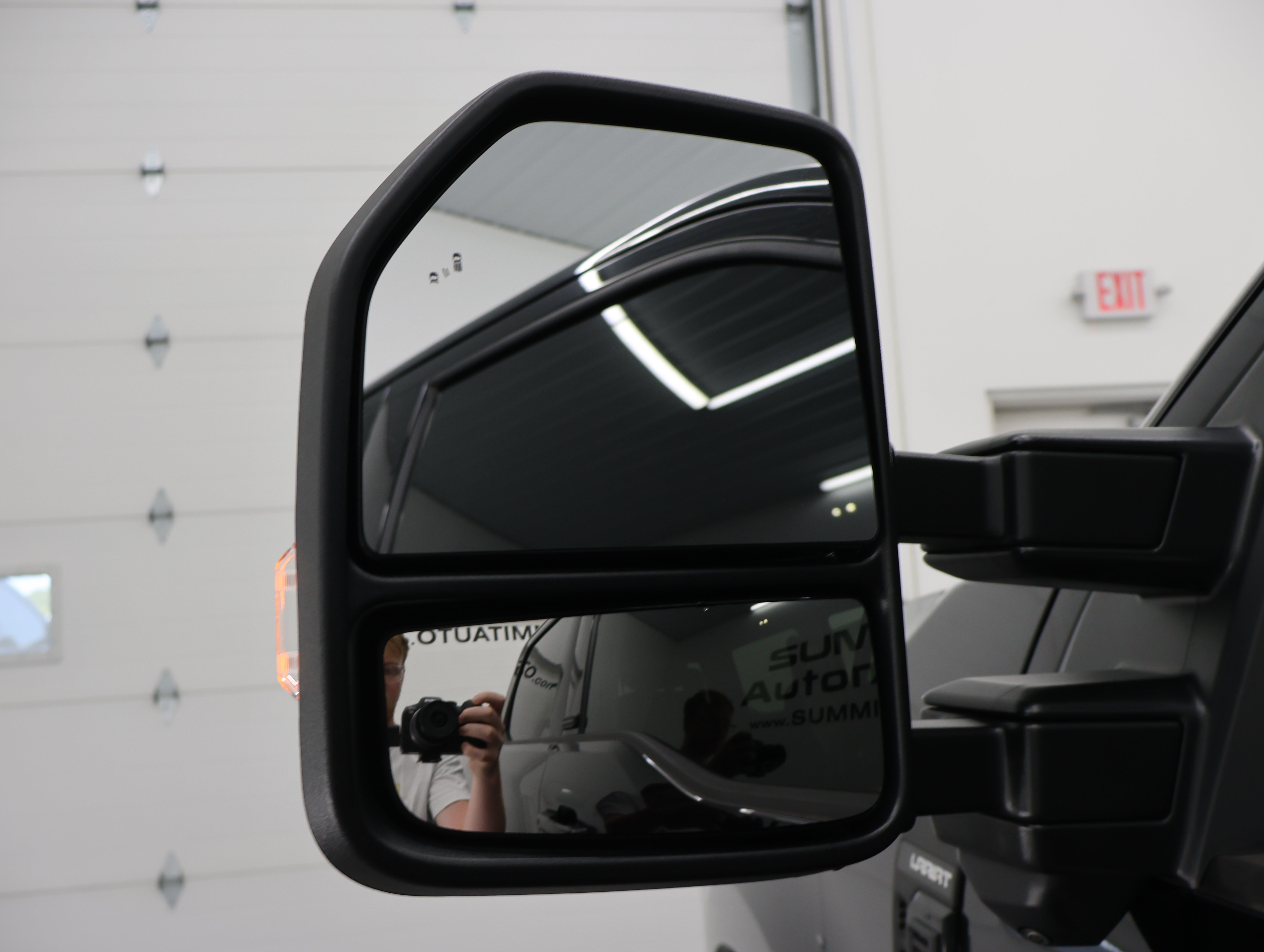 Used 2025 Ford F350 Lariat w/ Lariat Ultimate Package AWD/4WD image 42